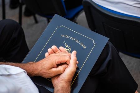 OBČINSKO PRIZNANJE ZA DVA DIRIGENTA, HIŠNIKA, MEDICINSKO SESTRO, ZGODOVINARJA IN PEVSKI ZBOR 12